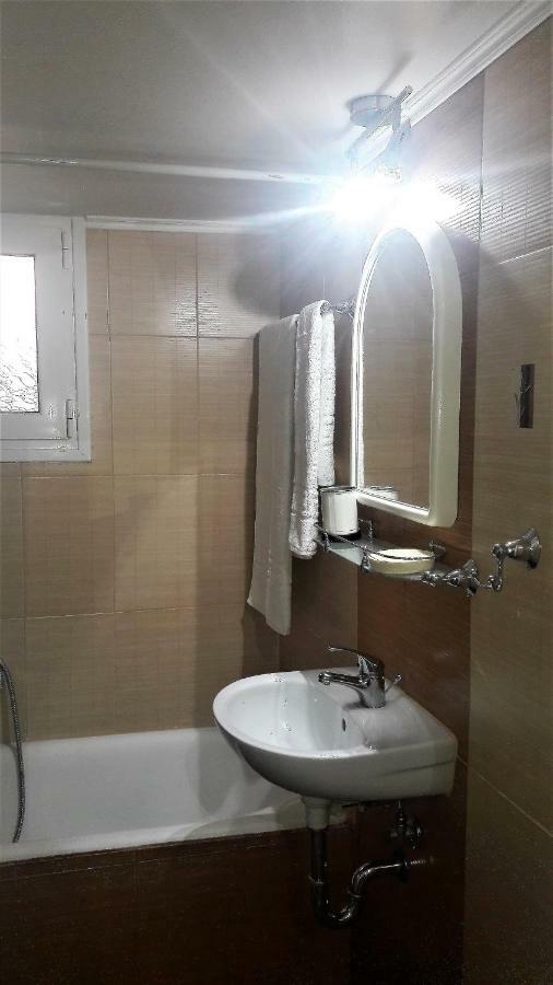 Marras Apartment เอเธนส์ ภายนอก รูปภาพ