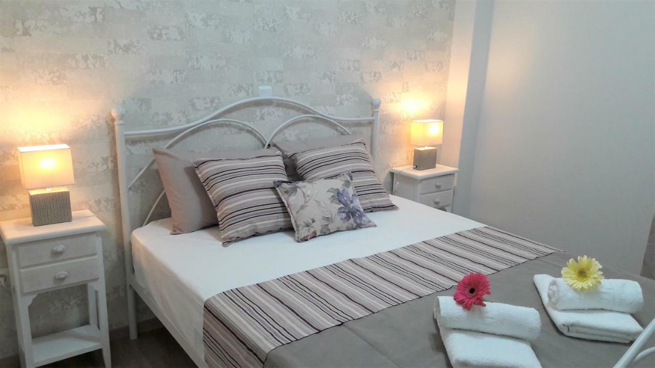 Marras Apartment เอเธนส์ ภายนอก รูปภาพ