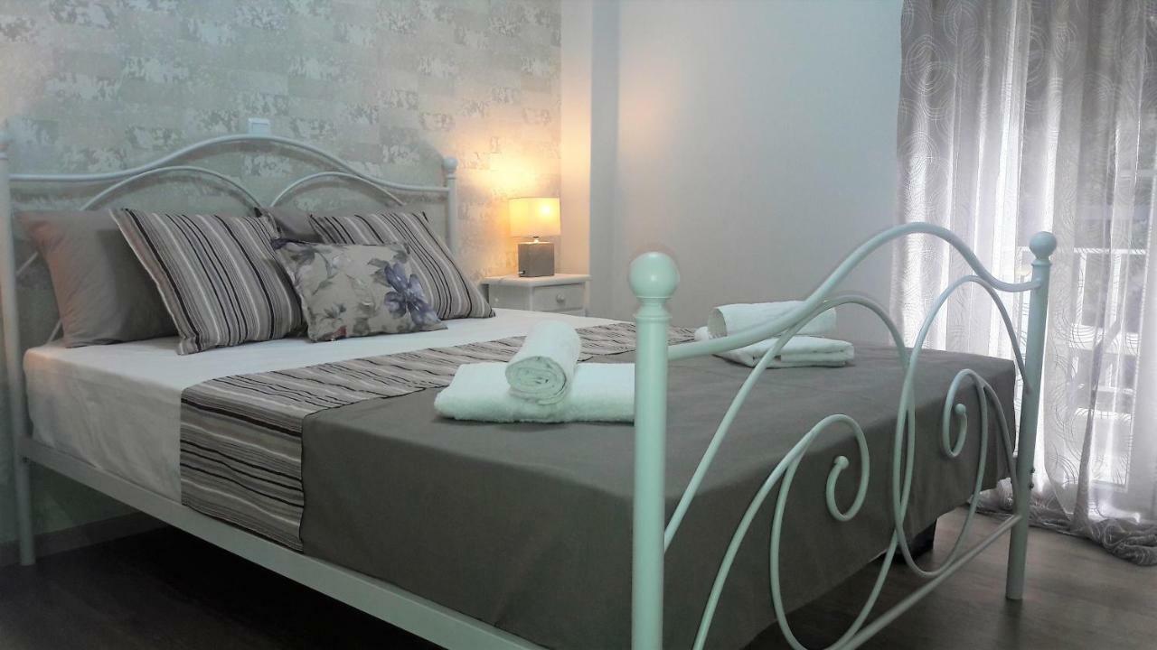 Marras Apartment เอเธนส์ ภายนอก รูปภาพ
